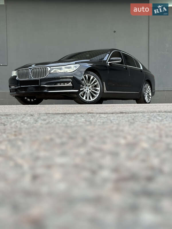 Седан BMW 7 Series 2017 в Львові