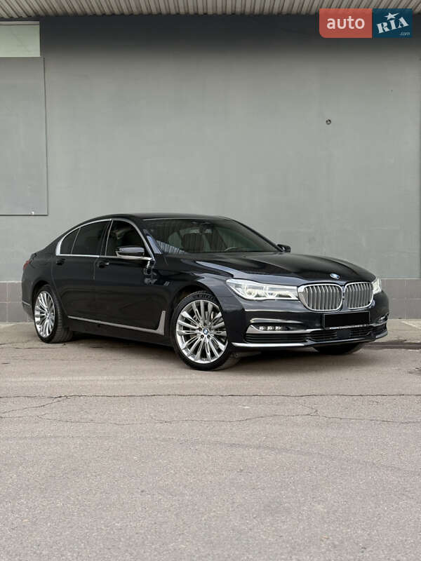 Седан BMW 7 Series 2017 в Львові