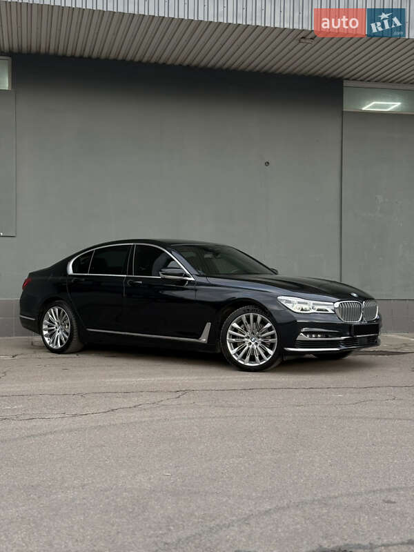 Седан BMW 7 Series 2017 в Львові
