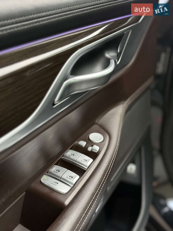 Седан BMW 7 Series 2017 в Львові