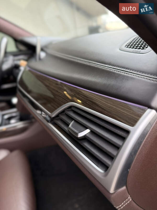 Седан BMW 7 Series 2017 в Львові