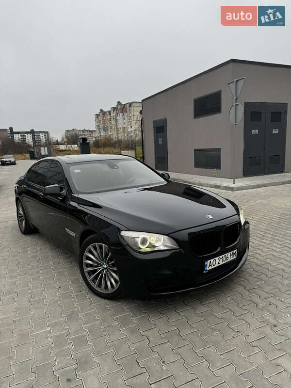 Седан BMW 7 Series 2010 в Калуше