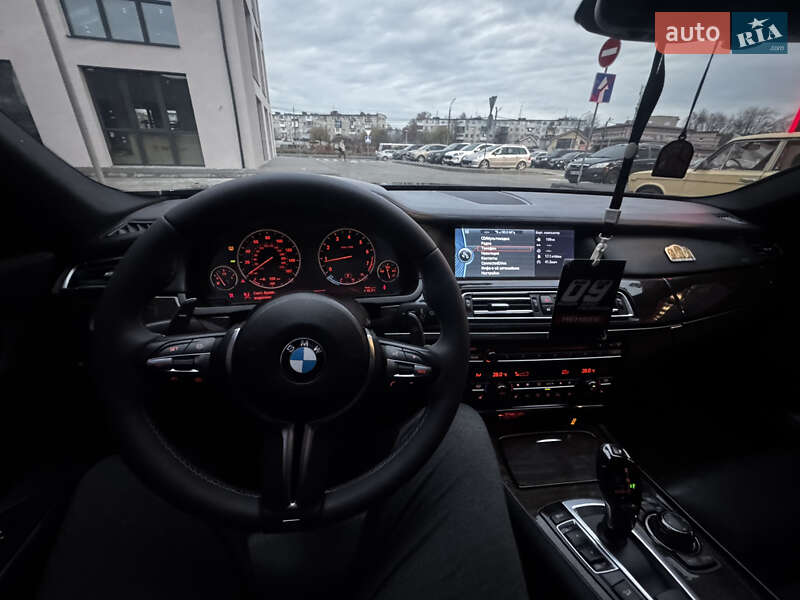 Седан BMW 7 Series 2010 в Калуше