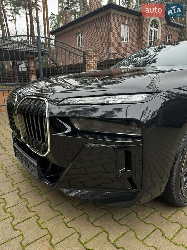 Седан BMW 7 Series 2023 в Киеве фото 18 Седан BMW 7 Series 2023 в Киеве
