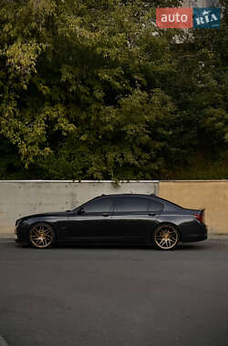 Седан BMW 7 Series 2010 в Львове