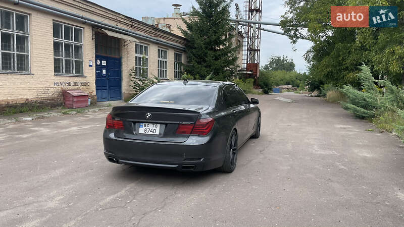 Седан BMW 7 Series 2010 в Львове
