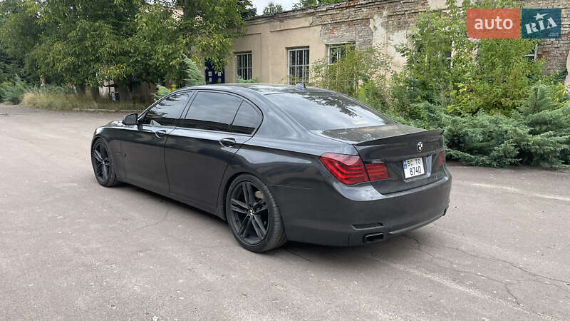 Седан BMW 7 Series 2010 в Львове