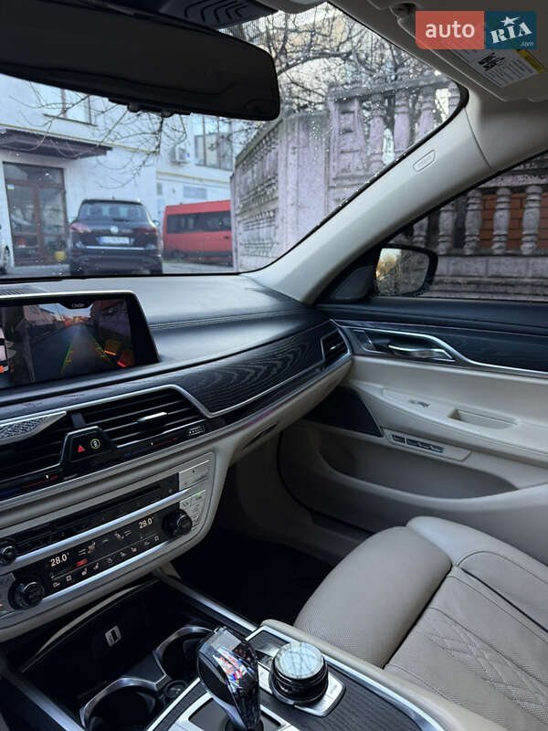 Седан BMW 7 Series 2016 в Хмельницькому