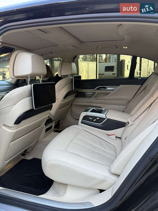 Седан BMW 7 Series 2016 в Хмельницькому