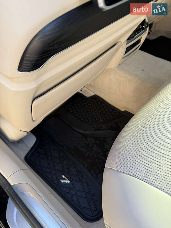 Седан BMW 7 Series 2016 в Хмельницькому