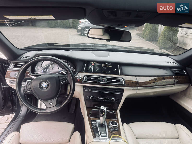 Седан BMW 7 Series 2012 в Львове
