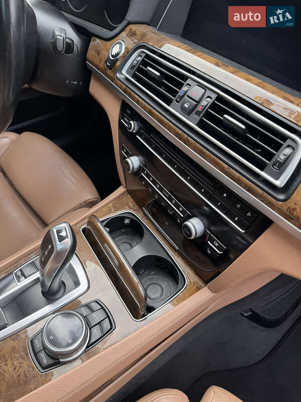 Седан BMW 7 Series 2013 в Тернополе