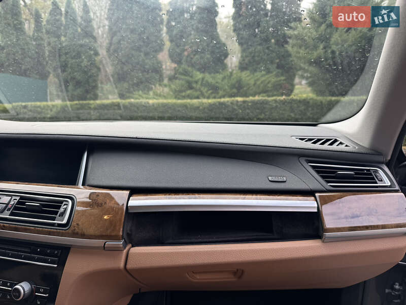 Седан BMW 7 Series 2013 в Тернополе