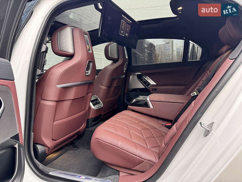 Седан BMW 7 Series 2023 в Киеве