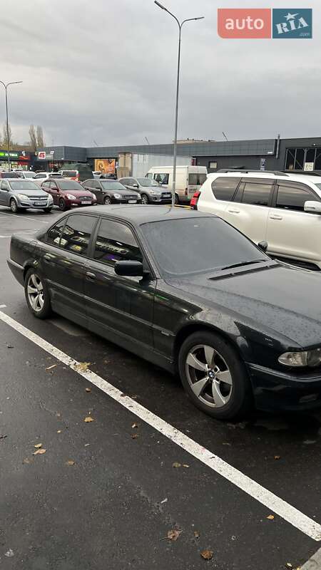 Седан BMW 7 Series 2000 в Николаеве