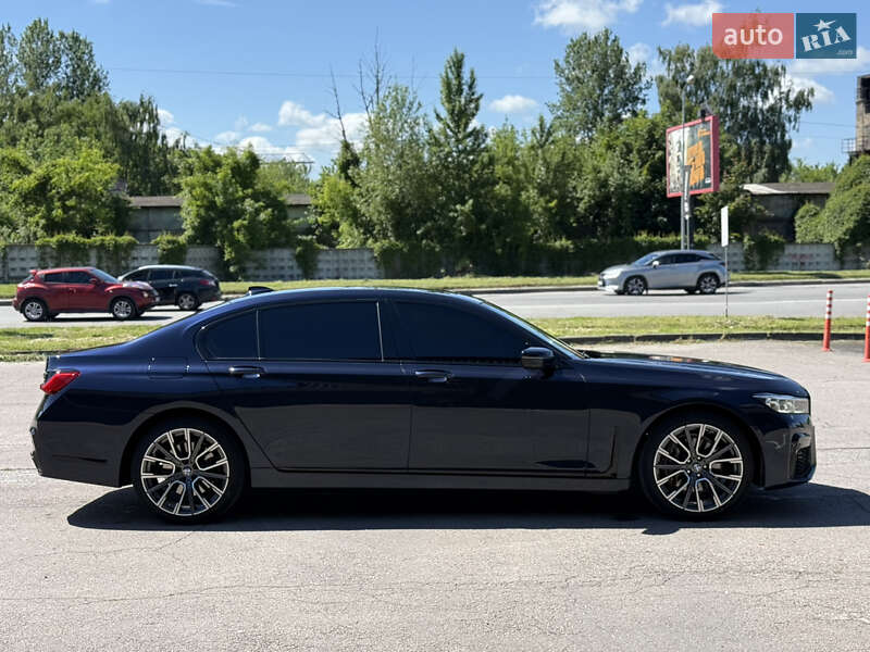 Седан BMW 7 Series 2019 в Львове