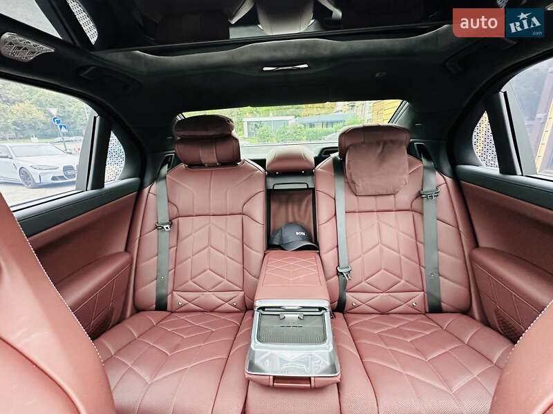 Седан BMW 7 Series 2024 в Киеве фото 38 Седан BMW 7 Series 2024 в Киеве