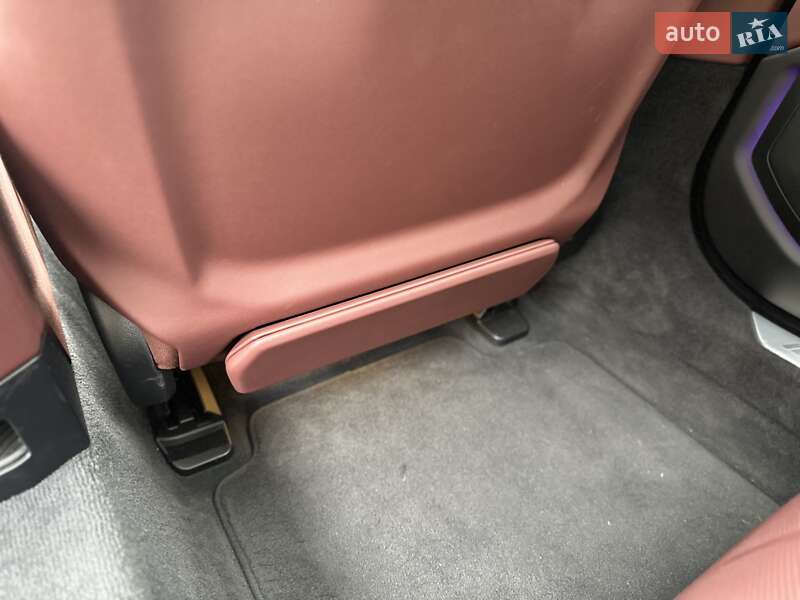 Седан BMW 7 Series 2024 в Киеве фото 54 Седан BMW 7 Series 2024 в Киеве