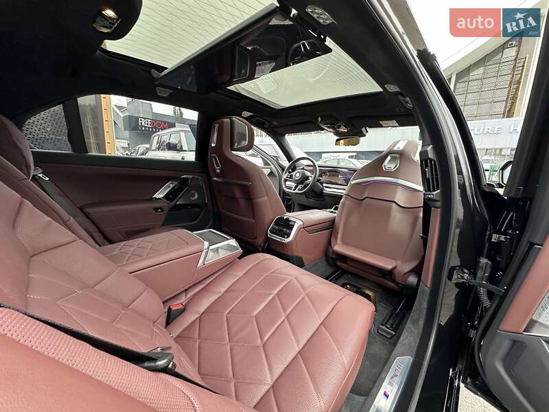 Седан BMW 7 Series 2024 в Киеве фото 58 Седан BMW 7 Series 2024 в Киеве