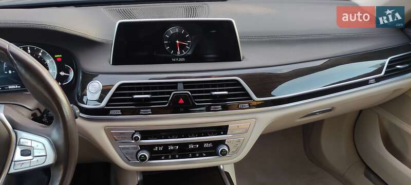 Седан BMW 7 Series 2016 в Киеве