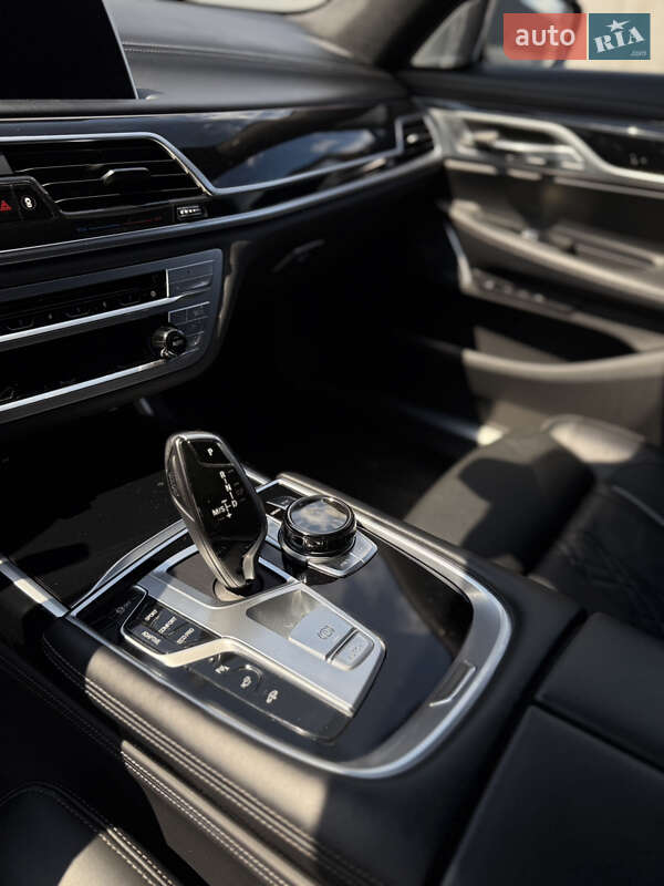 Седан BMW 7 Series 2020 в Киеве
