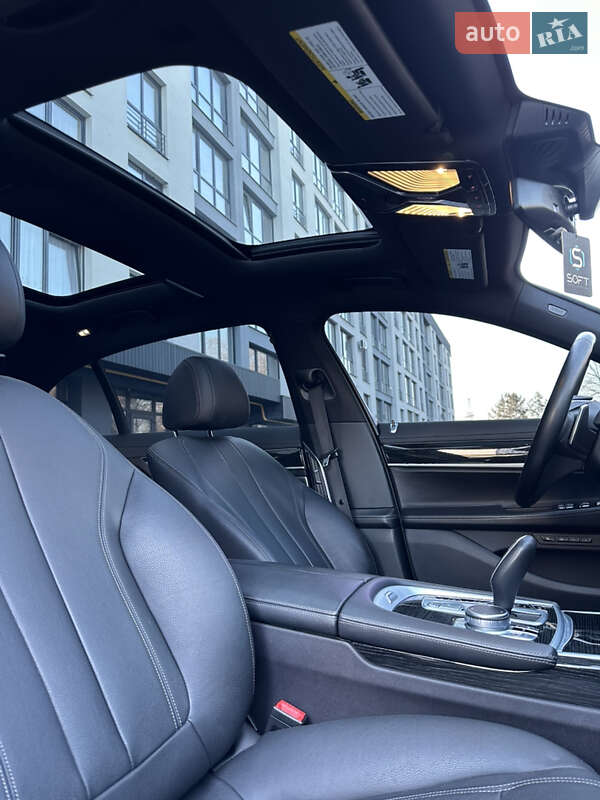 Седан BMW 7 Series 2018 в Новояворовске