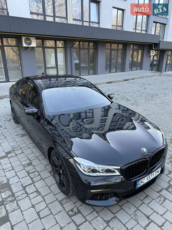Седан BMW 7 Series 2018 в Новояворовске