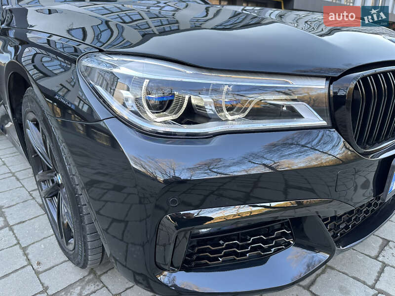 Седан BMW 7 Series 2018 в Новояворовске