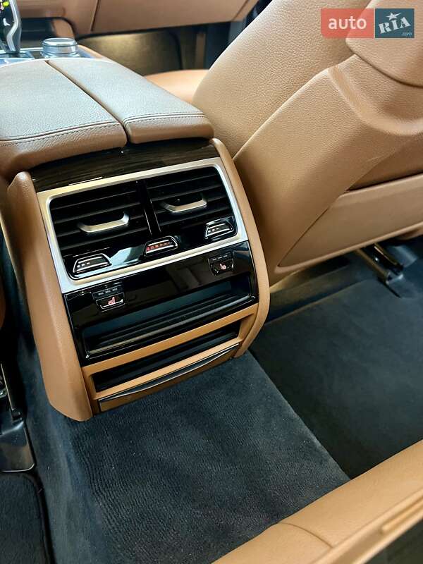 Седан BMW 7 Series 2017 в Житомирі
