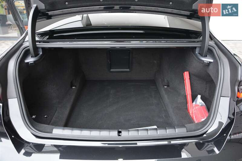 Седан BMW 7 Series 2025 в Киеве фото 9 Седан BMW 7 Series 2025 в Киеве
