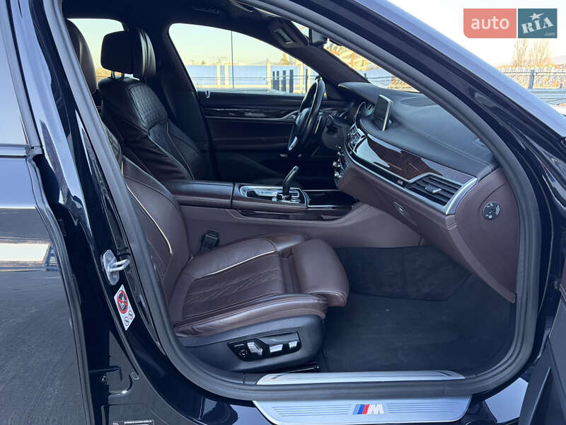 Седан BMW 7 Series 2017 в Ужгороде