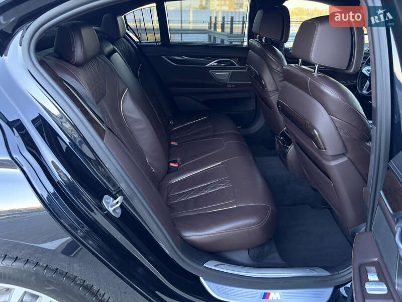 Седан BMW 7 Series 2017 в Ужгороде