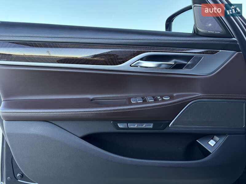 Седан BMW 7 Series 2017 в Ужгороде