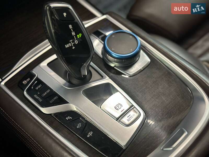 Седан BMW 7 Series 2016 в Львове