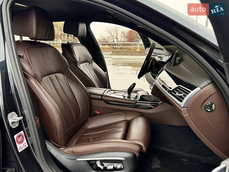 Седан BMW 7 Series 2016 в Киеве