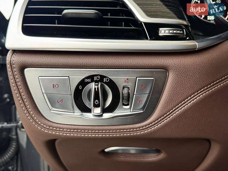 Седан BMW 7 Series 2016 в Киеве