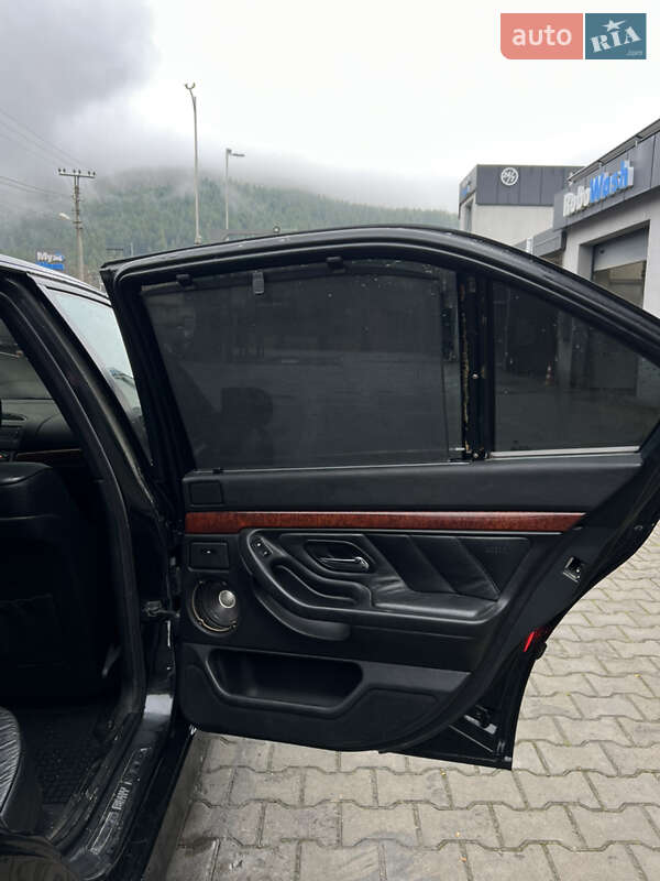 Седан BMW 7 Series 2000 в Яремче