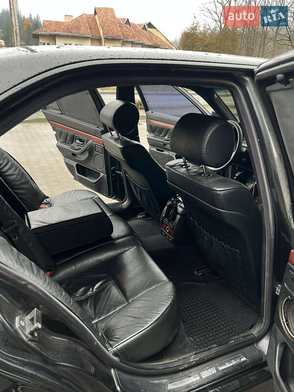 Седан BMW 7 Series 2000 в Яремче