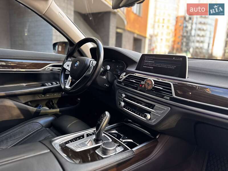 Седан BMW 7 Series 2019 в Ивано-Франковске