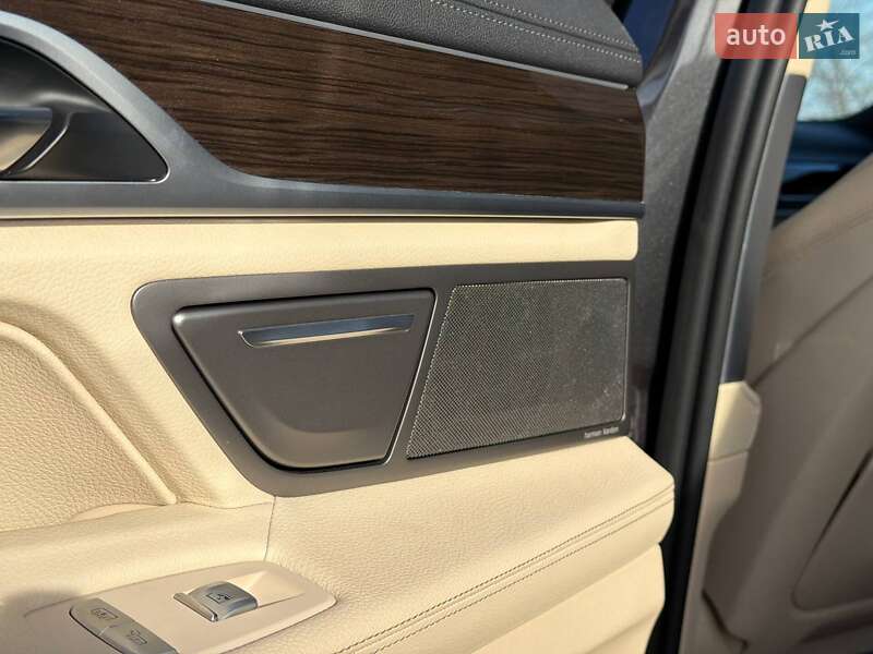 Седан BMW 7 Series 2017 в Кривом Роге