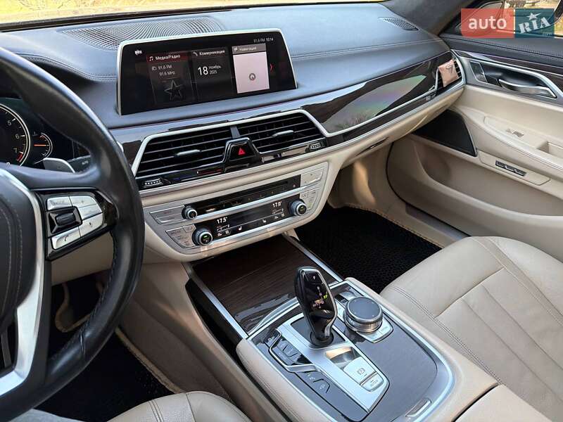Седан BMW 7 Series 2017 в Кривом Роге