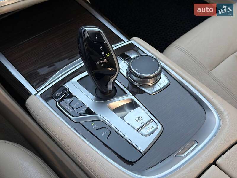 Седан BMW 7 Series 2017 в Кривом Роге