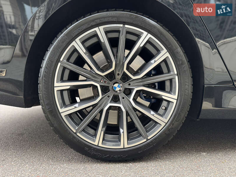 Седан BMW 7 Series 2022 в Киеве