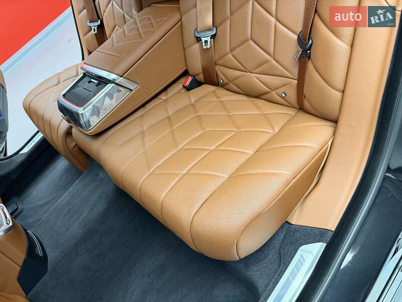 Седан BMW 7 Series 2023 в Киеве