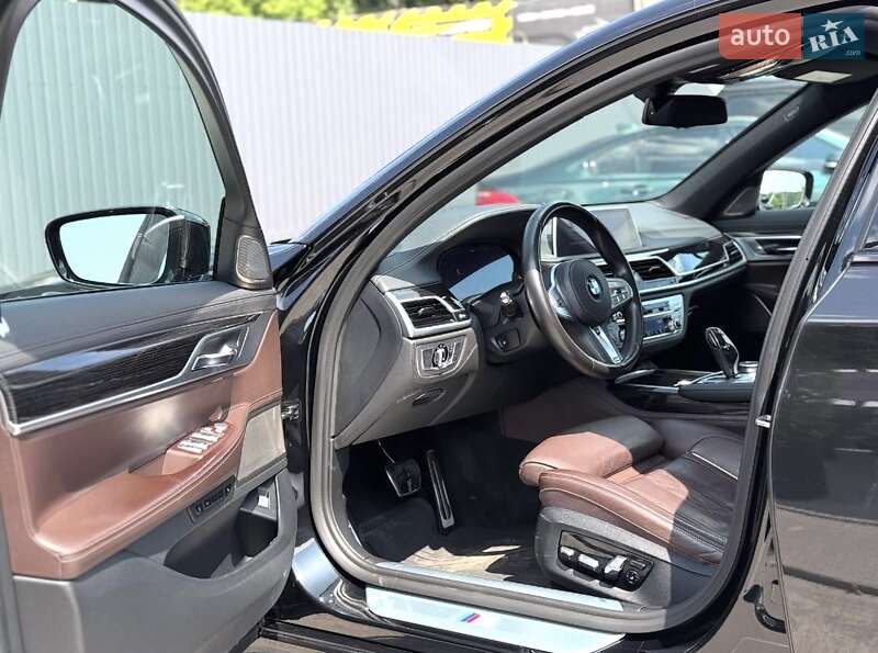 Седан BMW 7 Series 2020 в Львове