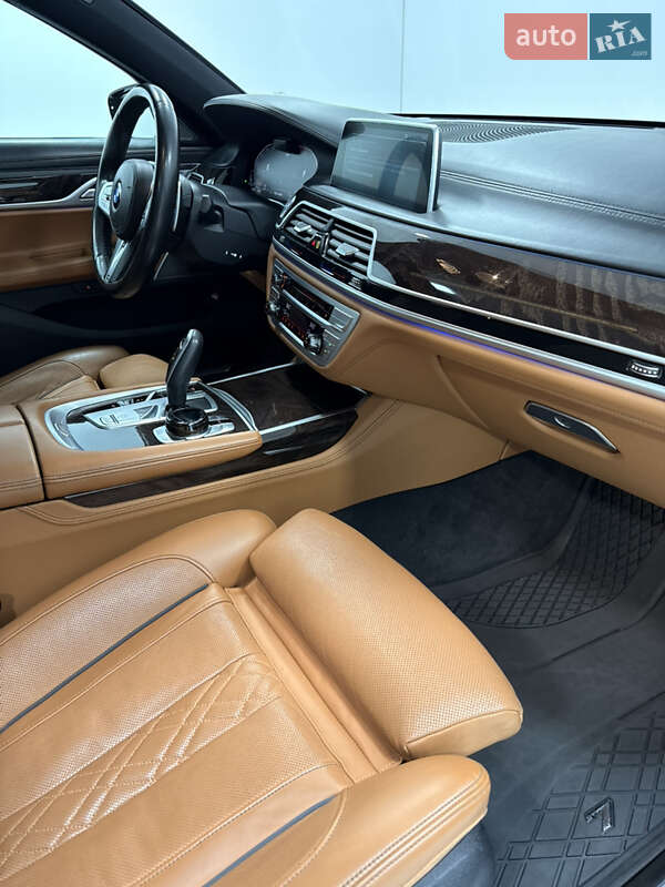 Седан BMW 7 Series 2019 в Одессе