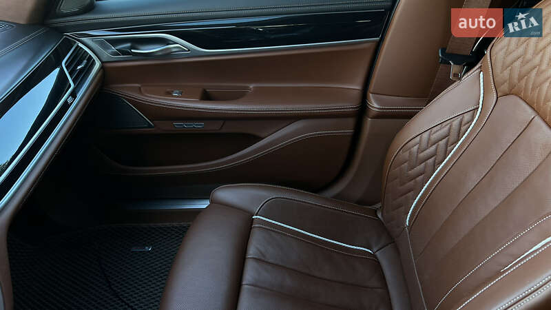 Седан BMW 7 Series 2017 в Львове фото 18 Седан BMW 7 Series 2017 в Львове
