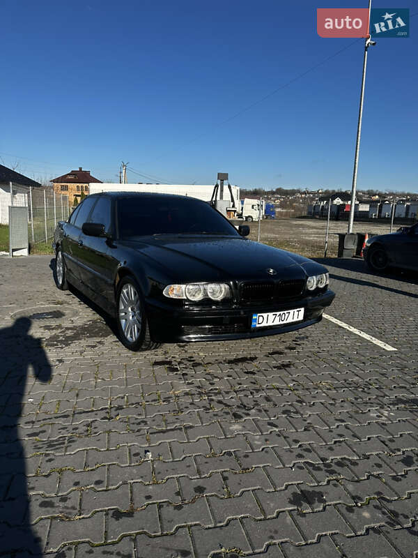 Седан BMW 7 Series 2000 в Черновцах