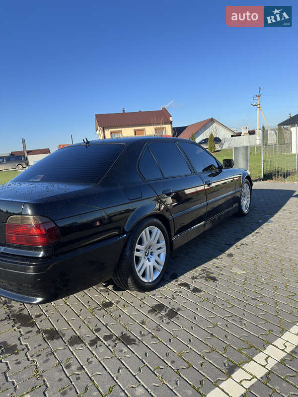 Седан BMW 7 Series 2000 в Черновцах