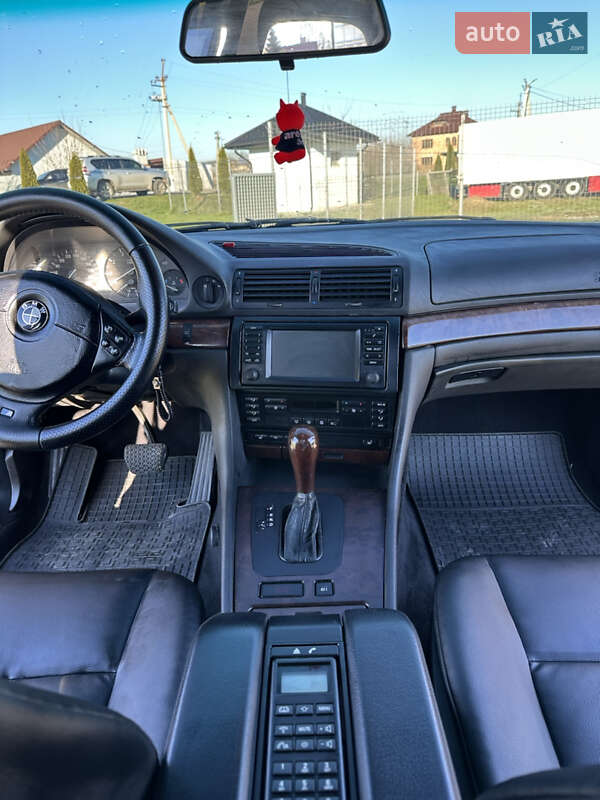 Седан BMW 7 Series 2000 в Черновцах